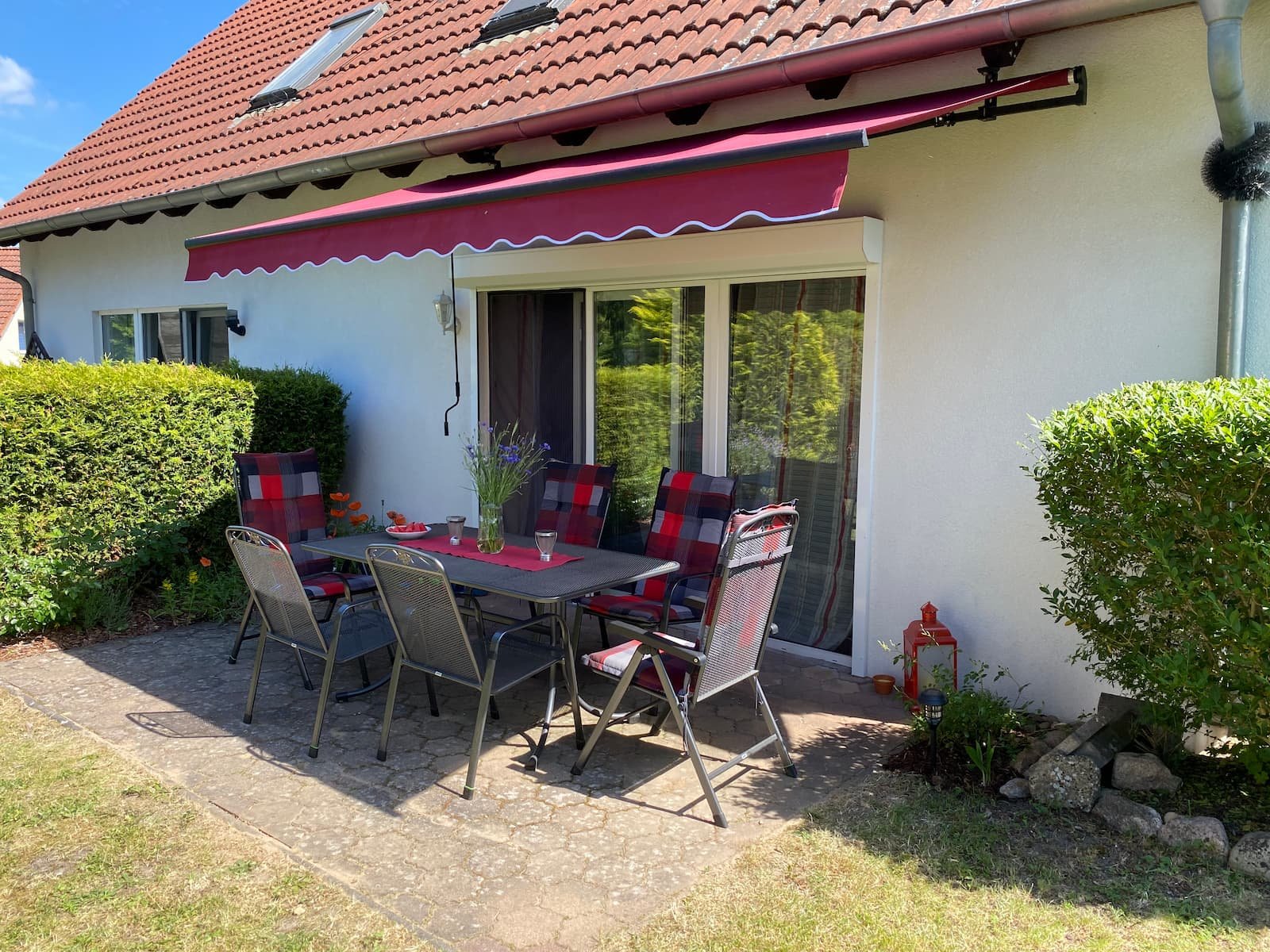 Sonnige Terrasse des Ferienhauses Fischersteig in Canow